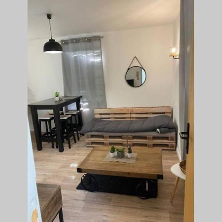 Charmant Petit Studio Au Coeur De Figeac Apartment Bagian luar foto