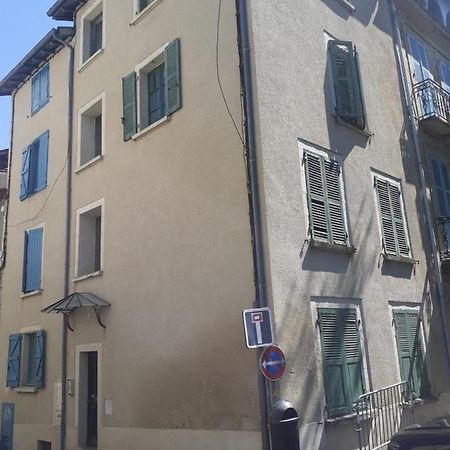 Charmant Petit Studio Au Coeur De Figeac Apartment Bagian luar foto
